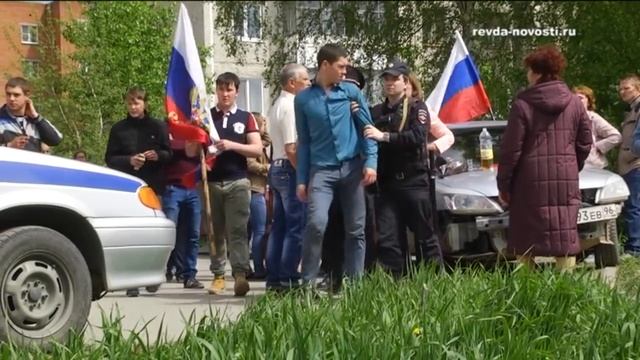Бурные проводы, мокрые заборы. Жители Ревды недовольны отправкой призывников в армию