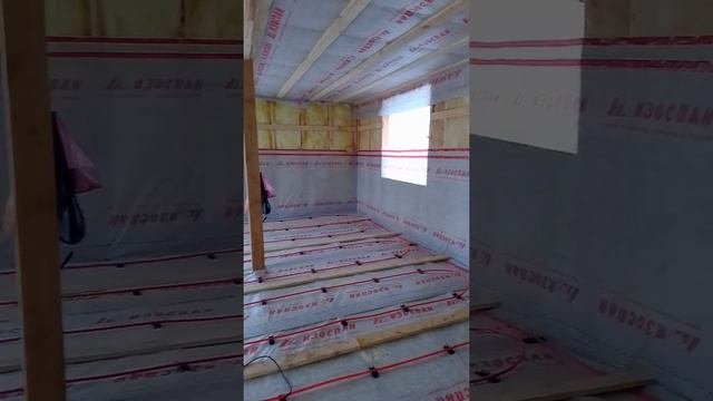Строительство каркасного дома в Крыму. Утепление полов.