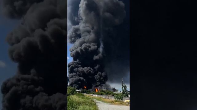 Взрыв на тайваньском заводе по производству смол поднял в воздух огненный шар