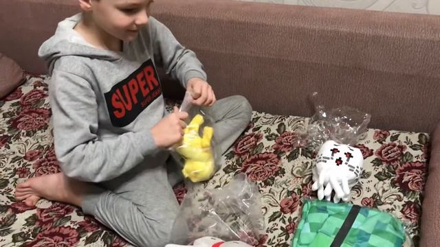 Мягкие игрушки и одежда Майнкрафт