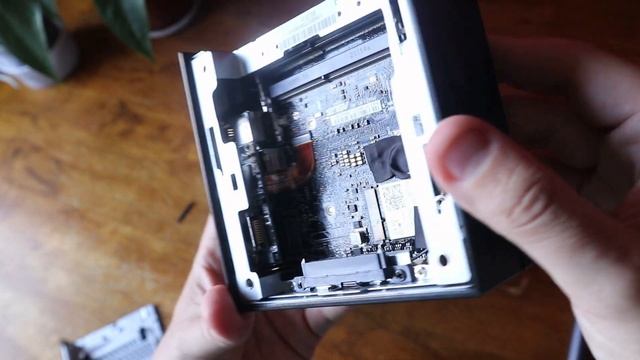 ?Un mini pc TOTALMENTE ampliable : Asus PN62S