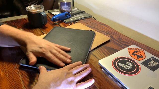 Review: Woolnut Macbook Pro Leather Sleeve 13 inch | Apple's Leather Sleeve Killer