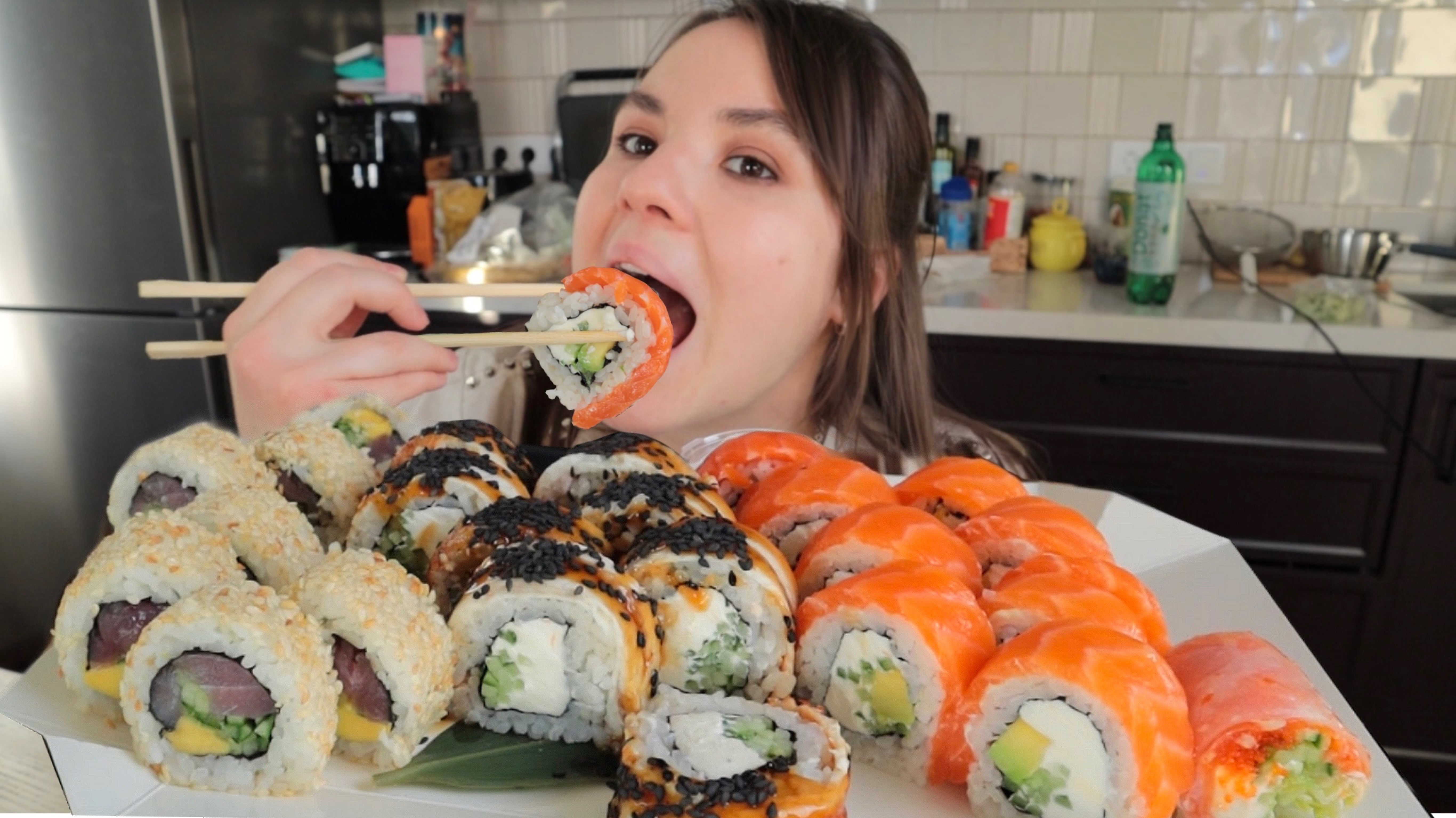 МУКБАНГ РОДЫ как это было роллы сет с лососем mukbang sushi