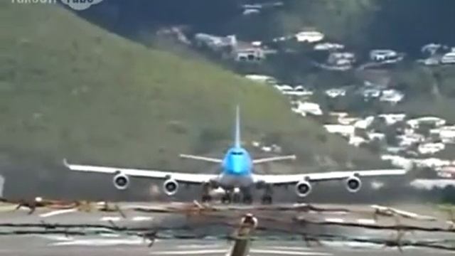 Saint martin airport saint-martin dramatic Takeoff