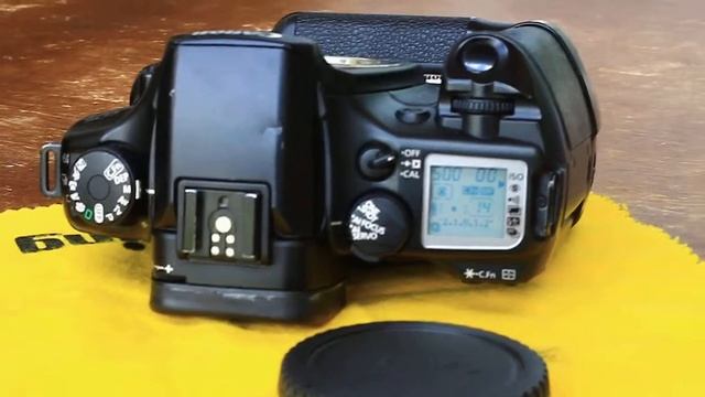 Canon EOS Elan 7E + Grip BP-300