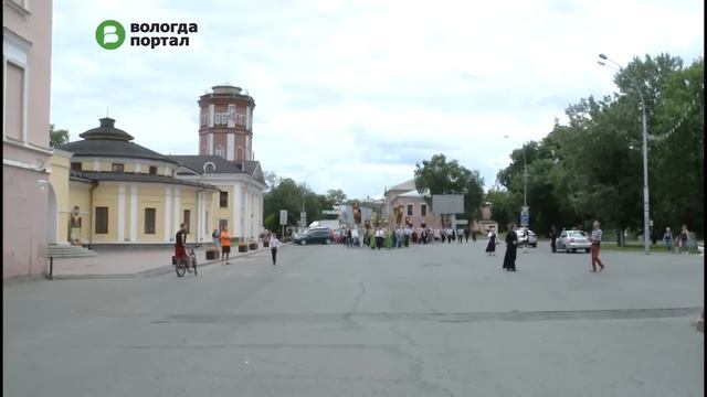 Молебен в честь Дня всех вологодских святых прошел у Воскресенского собора