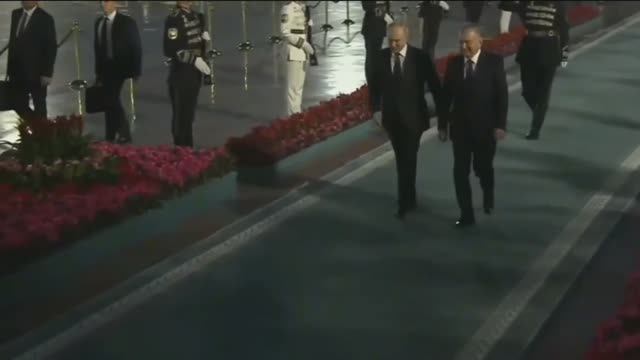 Владимир Путин прилетел в Узбекистан с государственным визитом