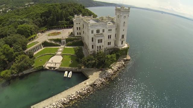 Castello di Miramare - Trieste, Italia - drone aerial video