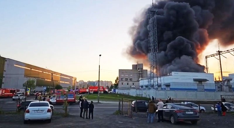 Пожар в цеху с полиэтиленом в Приморском районе Санкт-Петербурга