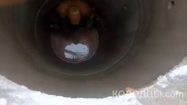 Копка колодцев в Можайке видео. Родник в колодце