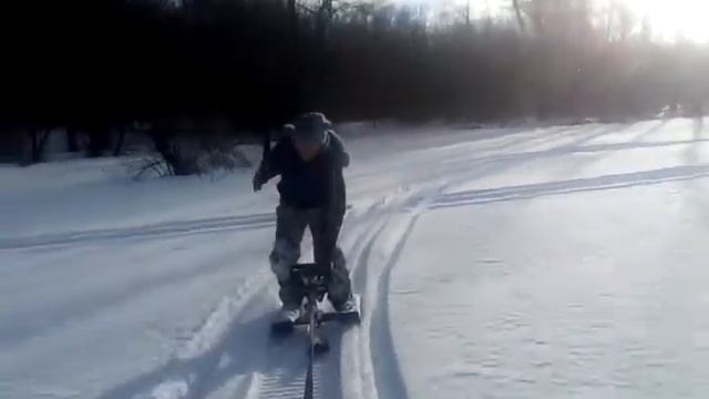 Покатушки на снегокате