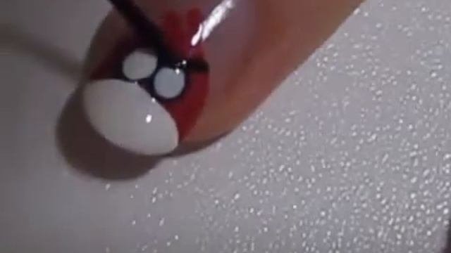 Маникюр в стиле Angry Birds  Злые Птички атакуют ногти