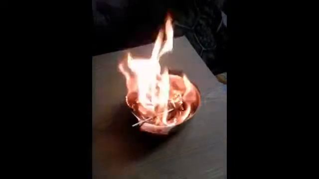 Как хорошо горят салфетки и вата