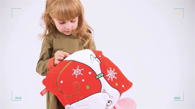 Подушка Красотка - новогодний подарок для ребенка с конфетами и без