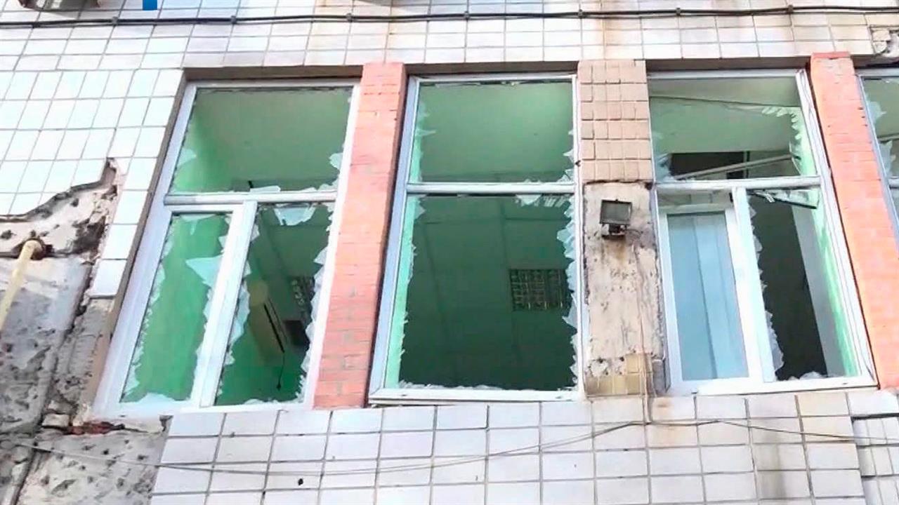 Ночью мирным жителям Луганской республики пришлось укрываться от массированного ракетного удара
