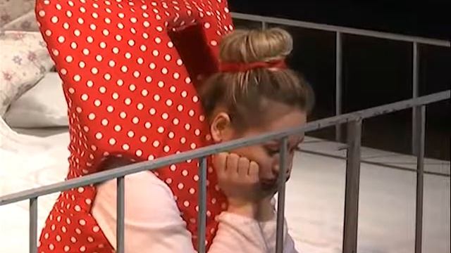 Сюжет АригУс о спектакле Душа подушки