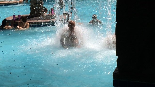 Hotel Flamingo, 2014, waterfall