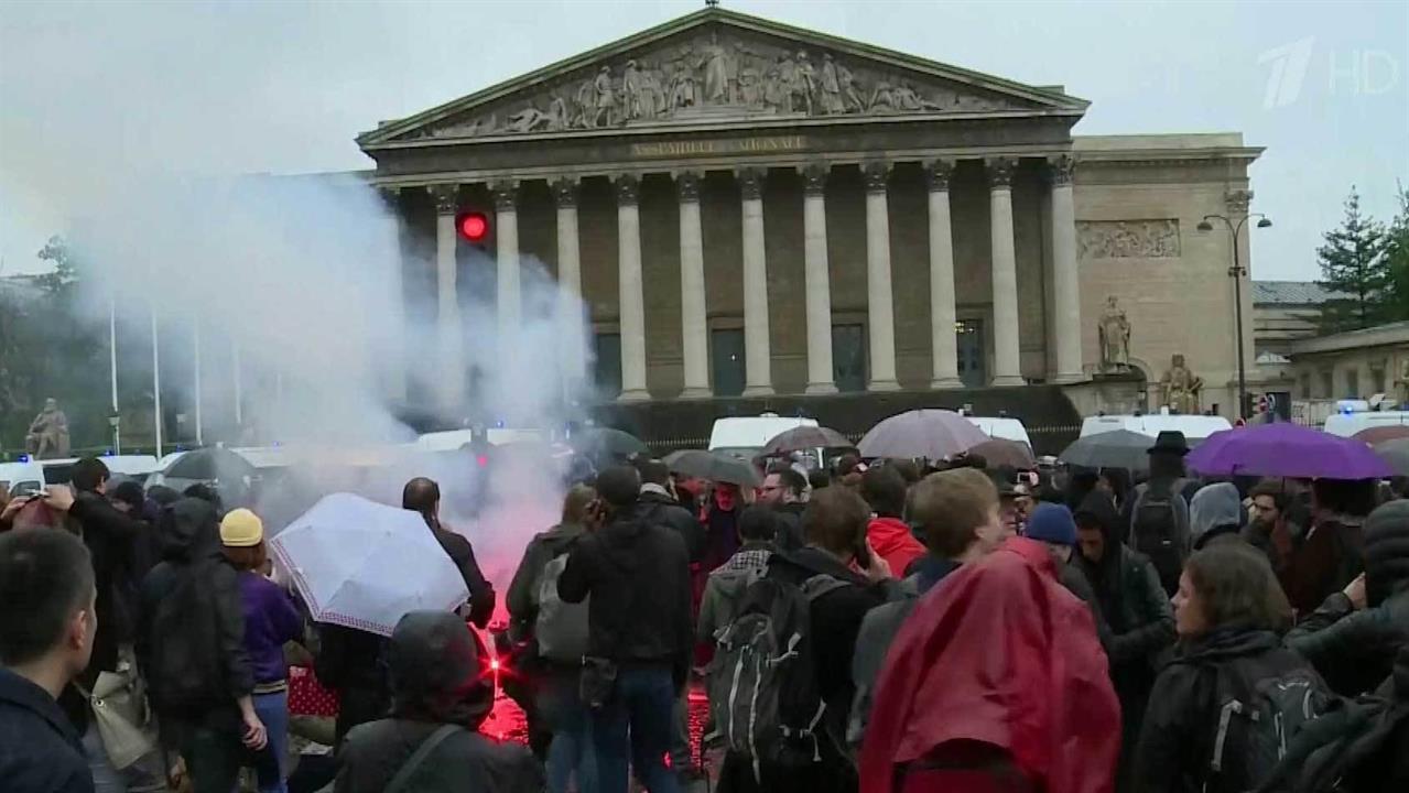 В нескольких городах Франции прошли митинги протеста против реформы трудового законодательства