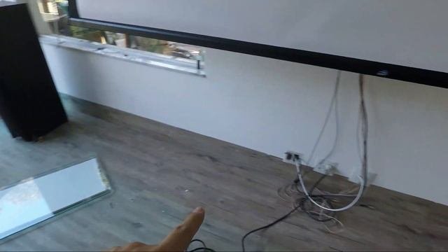 SALA HOME THEATER COM PROJETOR LED 4K SMART E TELÃO 133