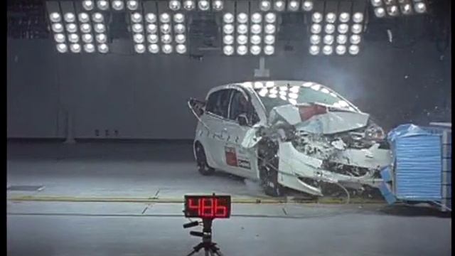 Mitsubishi Colt 2006 ANCAP Crash Test (3 stars)