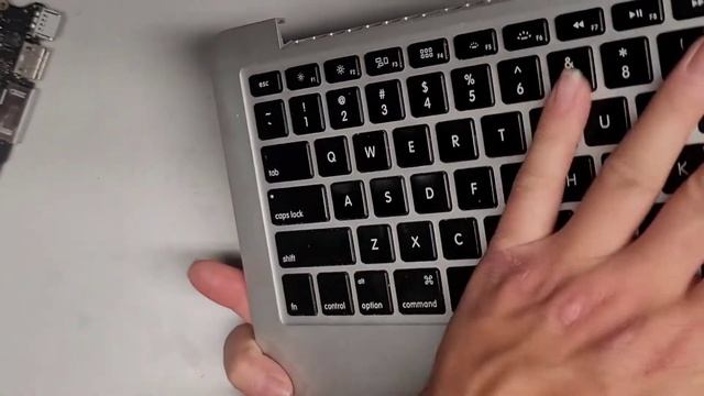 13" Inch MacBook Pro A1502 Late 2013 Complete Disassembly LCD Screen SSD Liquid Spill Clean Up