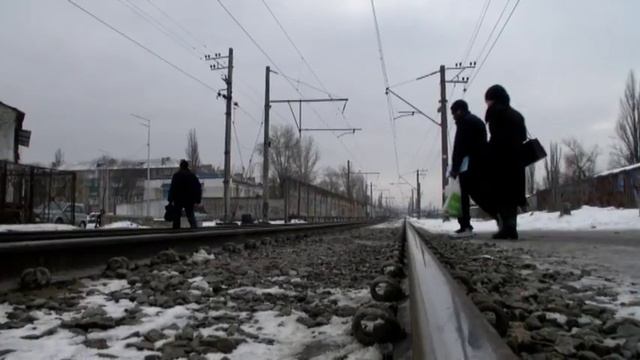У Києві потяг збив 24-річного молодика