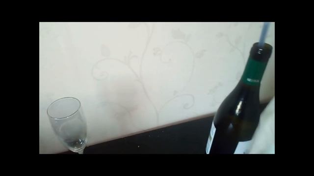 Как открыть бутылку вина без штопора если ты рукожоп  Open a Bottle Without a Bottle Opener