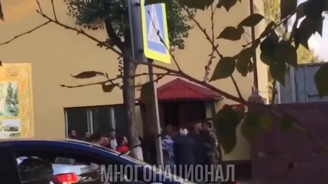 В Тюмени возле военной части произошел культурный обмен