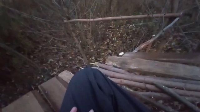 ДО ДЕЛАЛИ КРЫШУ и УКРЕПИЛИ ШАЛАШ. ВЫДЕРЖАЛ ВЕС ЧЕЛОВЕКА. Лагерь и шалаш в заброшенной местности 2.