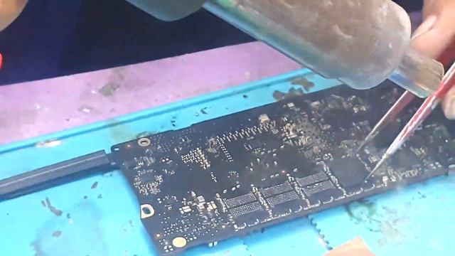 MacBook A-1466 Built-In Ram Upgrade | 4 GB To 8 GB | Apple Lab BD | Dhaka Bangladesh