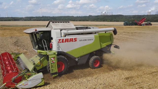 New Holland CR 9090  Claas Lexion 540 C