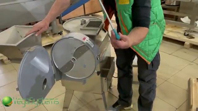 Обзор универсальных овощерезок для нарезки кубиком и бруском  Vega Dicer 400 против Vega Dicer 800