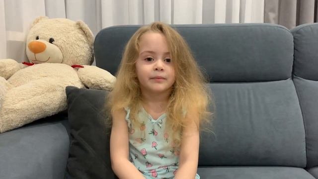 Учим английский с Моникой | цвета на английском | что умеет ребенок| что должен знать ребенок