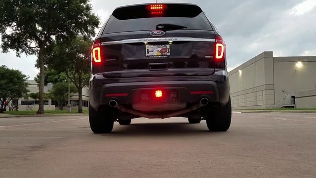 Ford Explorer straight pipes exhaust. no resonator.