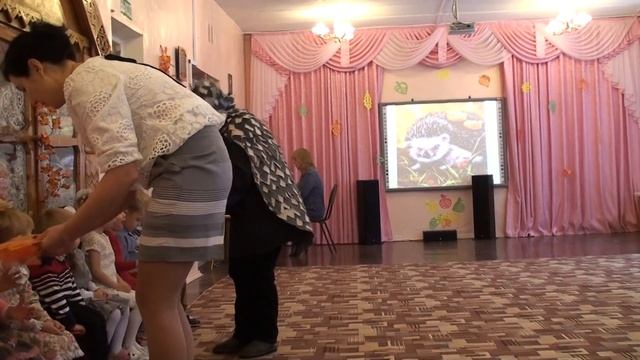 Детский сад "Ладошки" Новомосковск "Праздник осени" ч.1