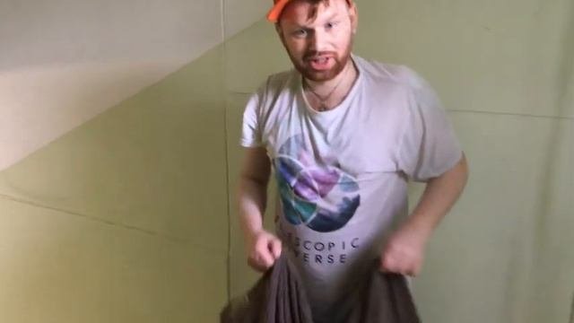 Ржавый помыл подъезд