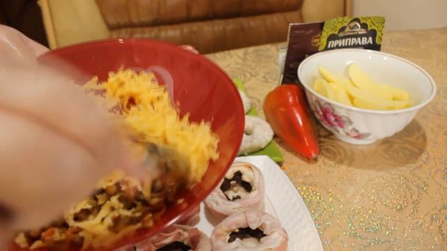 Мясные кольца в беконе