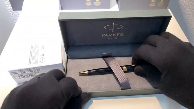 Шариковая ручка Parker (Паркер) Sonnet Core Black Lacquer GT