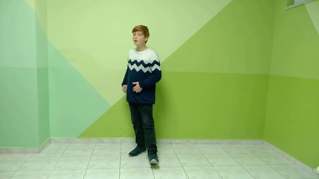демир гюршахин , читает ю.коваль "алый" (билингвл )