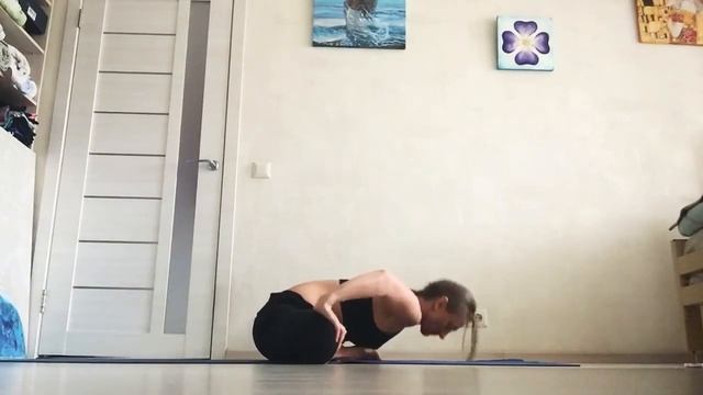 10.10.2020 Yoga flow.Home art