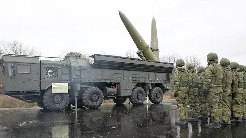 Расчет "Искандера" уничтожил огневую позицию РСЗО M270 MLRS производства США