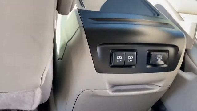 2020 Toyota Sienna XLE 10752A