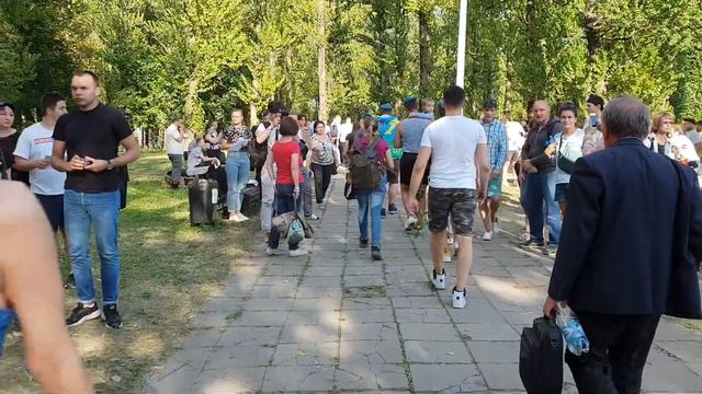 Десантники приехали к изолятору на Окрестина в Минске