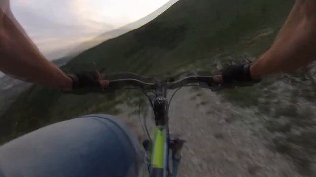 Мои покатушки на велосипеде в скучное видео
