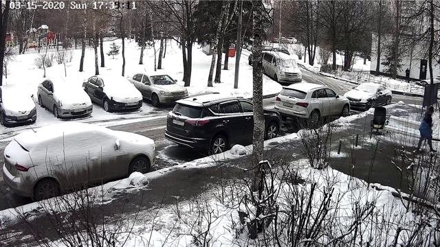 Москва, Ясенево, уютная камера во дворе со звуком. Live ptz.
