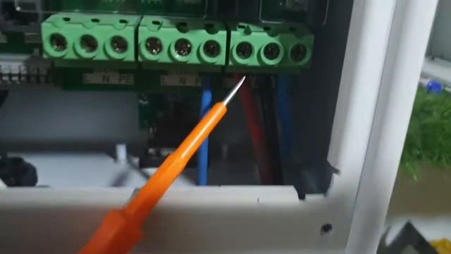 CÁCH ĐẤU NỐI INVERTER HYBRID DEYE VÀO TỦ ĐIỆN ATS