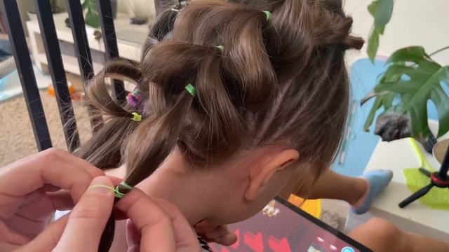 Крутая причёска на длинные волосы . Модная причёска. Красивая причёска.