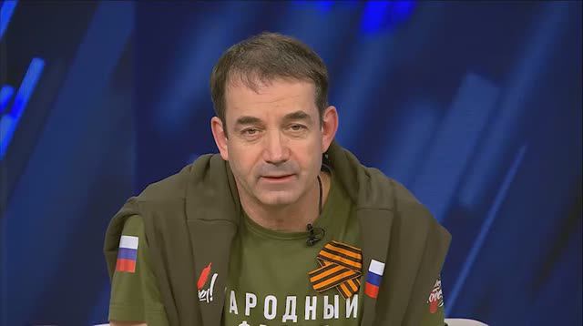 Интервью Дмитрия Певцова после концерта военнослужащим в Астрахани