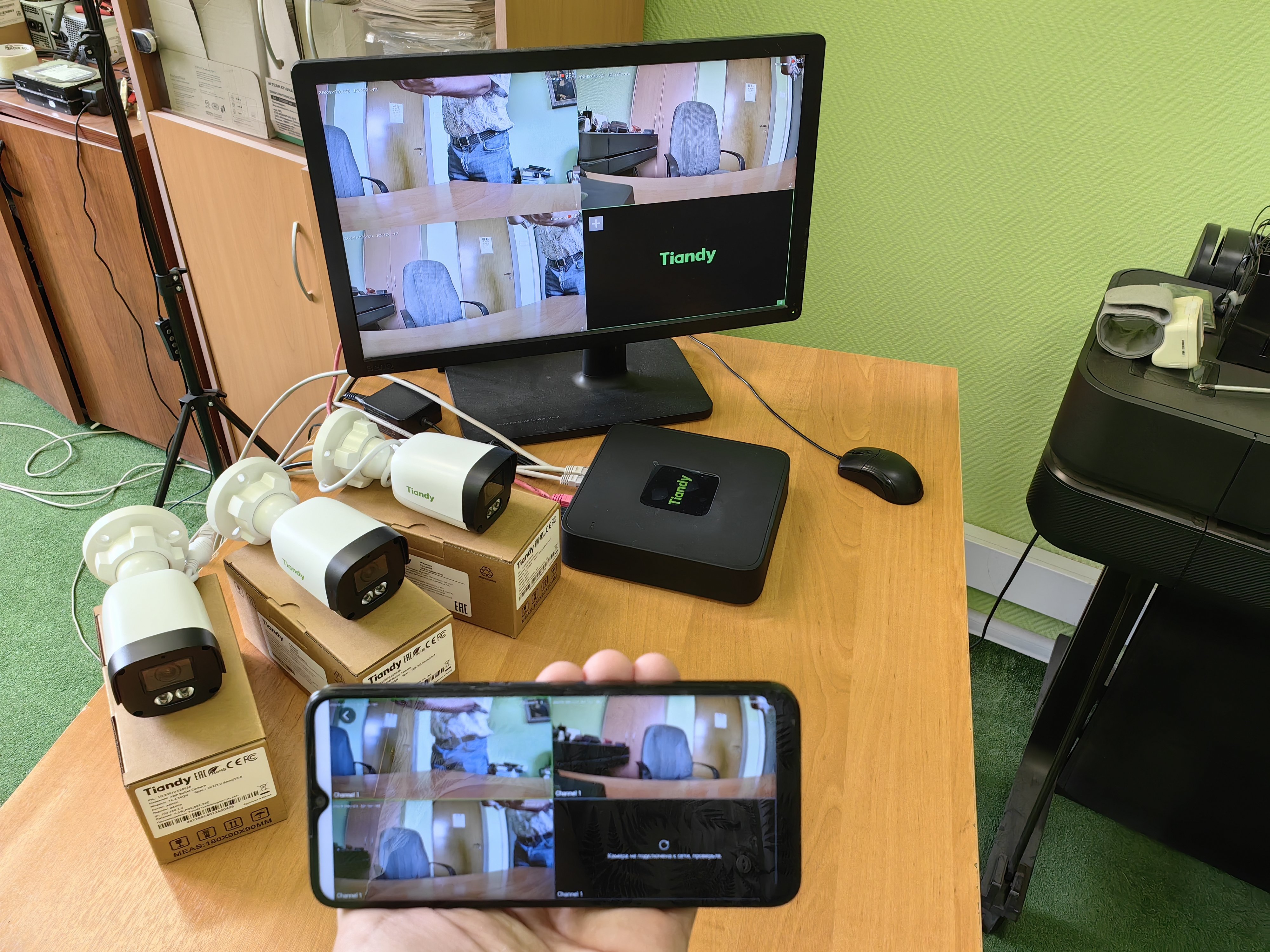 Обзор комплекта видеонаблюдения Tiandy на 3 цилиндрические камеры 4Мп со звуком
