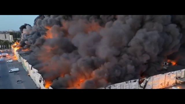 Варшава-пожар-12 мая-горит-торговый центр Marywilska 44